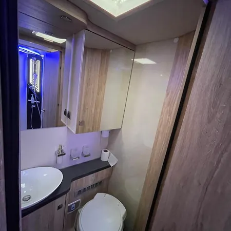 Campingplatz Wohnmobil *